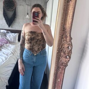 🆓 Free with Purchase
Leopard Print Bandana style top